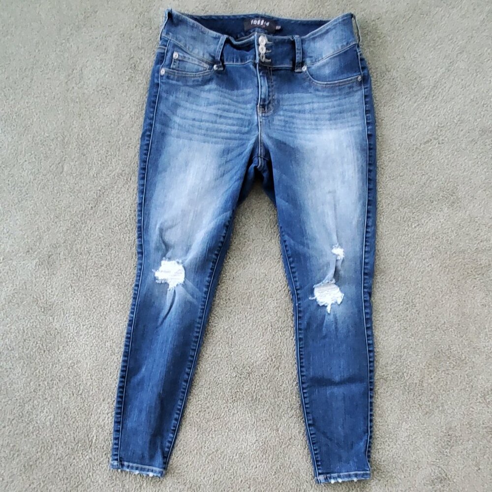 Women's Distressed Skinny Jeans